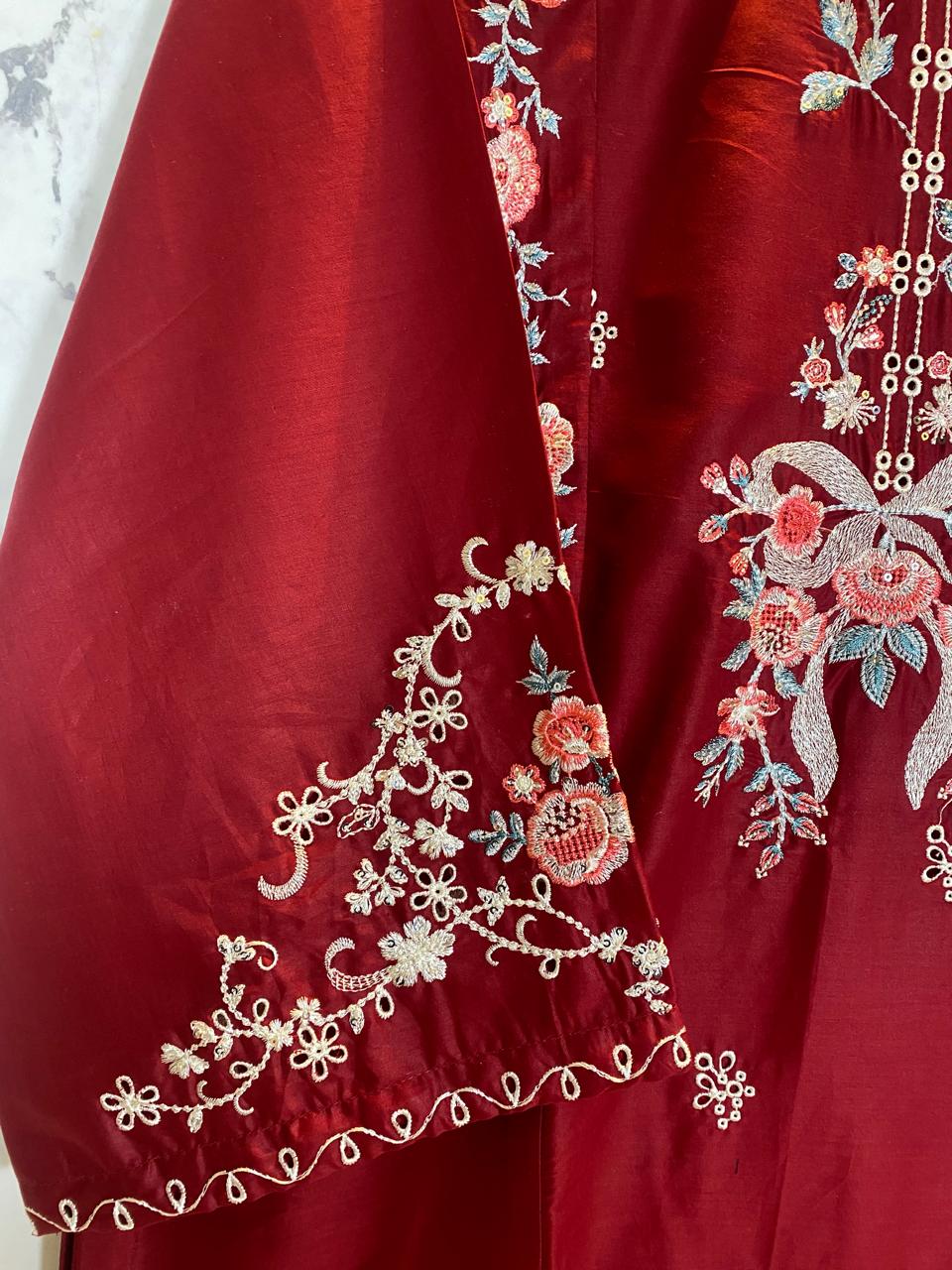 2 Piece – Embroidered Lawn Suit with Farshi Shalwar