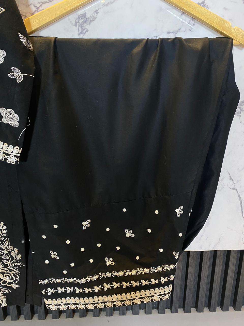 2 Piece – Embroidered Lawn Suit with Farshi Shalwar