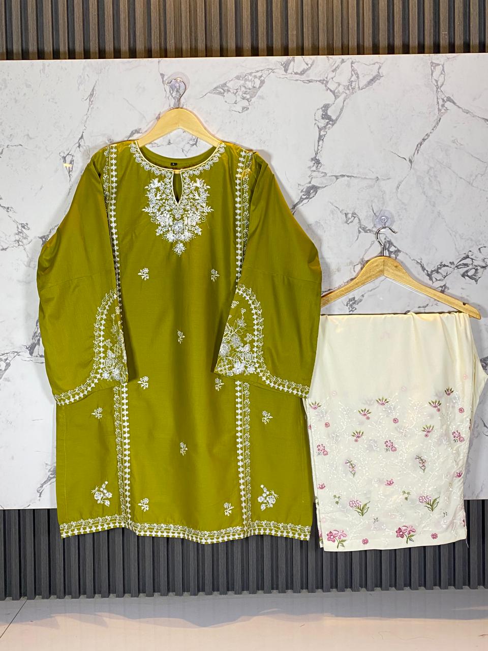 2 Piece – Embroidered Lawn Suit with Farshi Shalwar