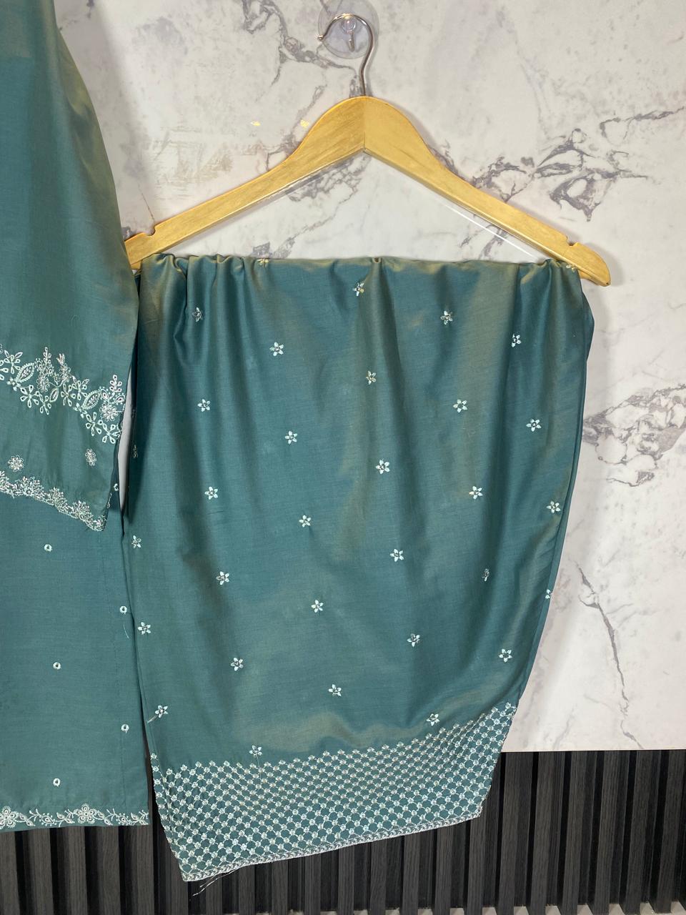 2 Piece – Embroidered Lawn Suit with Farshi Shalwar